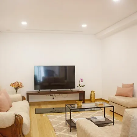 בית נופש Helena's Family House *