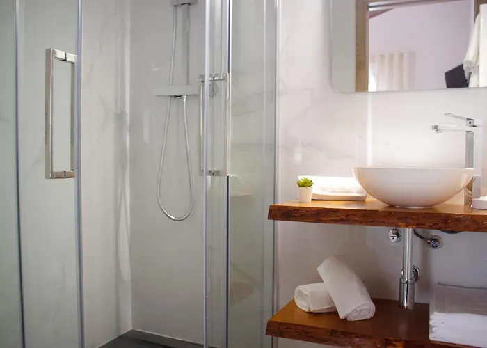 Helena's Family House